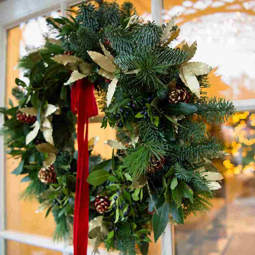 christmas-wreath-at-lw